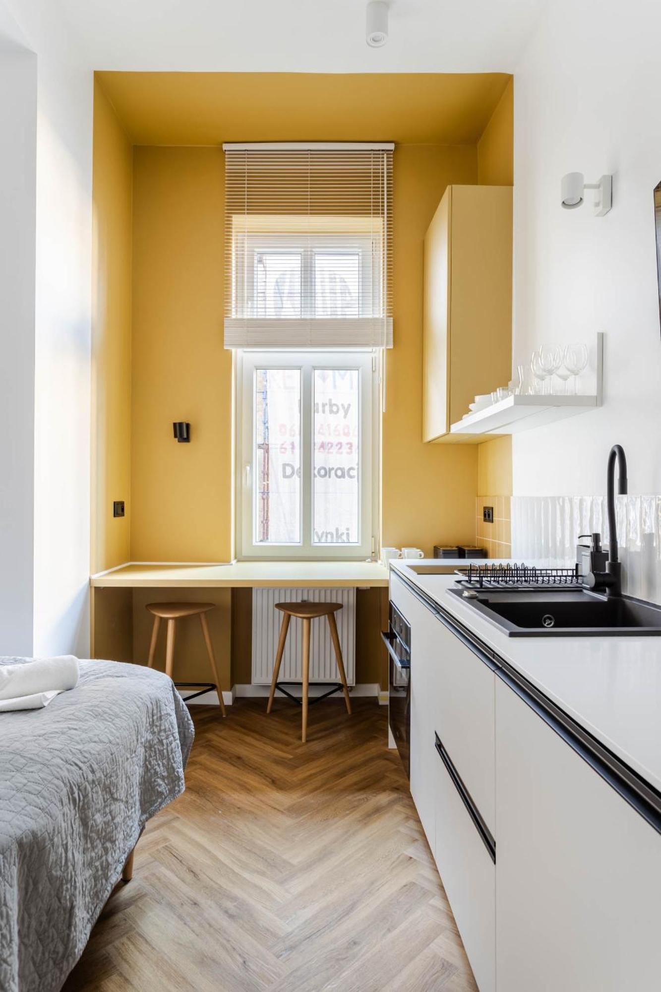 Nowoczesne I Stylowe Studia Very Berry W Poznaniu By Noclegi Renters Exteriör bild
