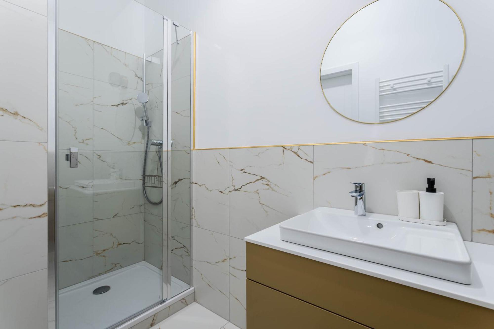 Nowoczesne I Stylowe Studia Very Berry W Poznaniu By Noclegi Renters Exteriör bild