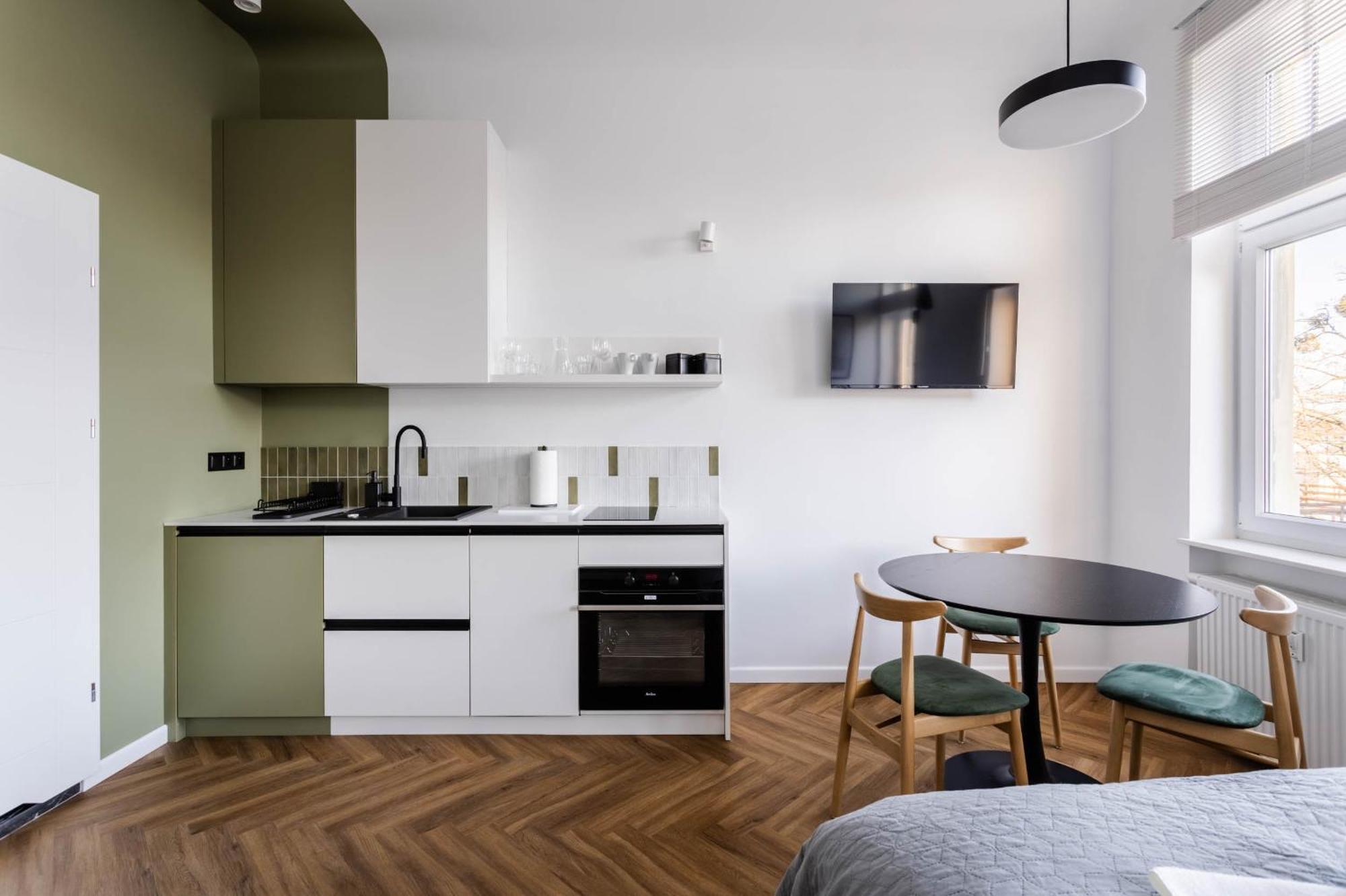 Nowoczesne I Stylowe Studia Very Berry W Poznaniu By Noclegi Renters Exteriör bild