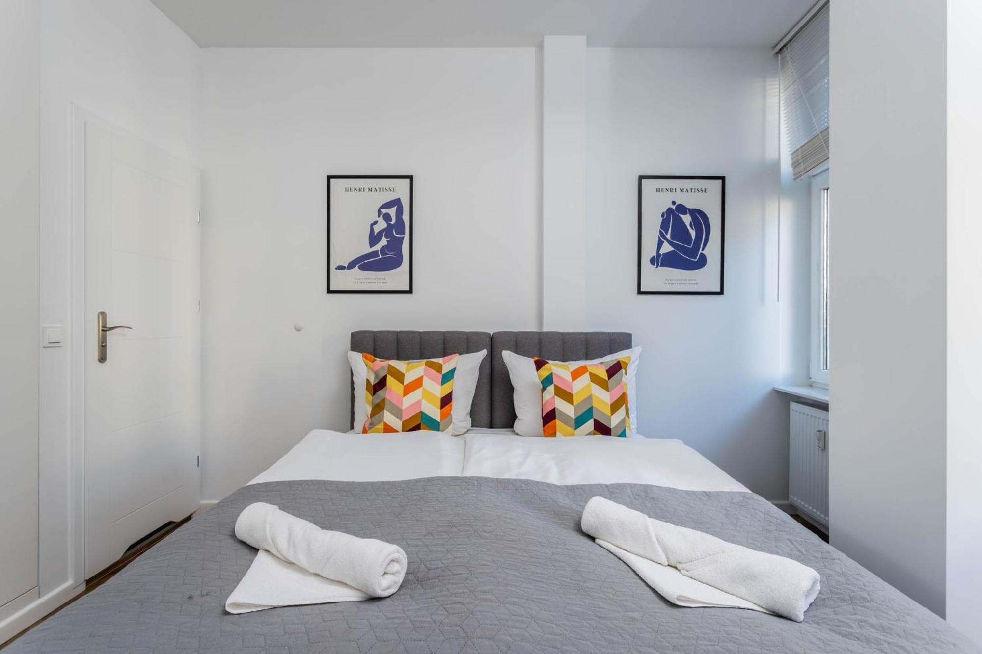 Nowoczesne I Stylowe Studia Very Berry W Poznaniu By Noclegi Renters Exteriör bild