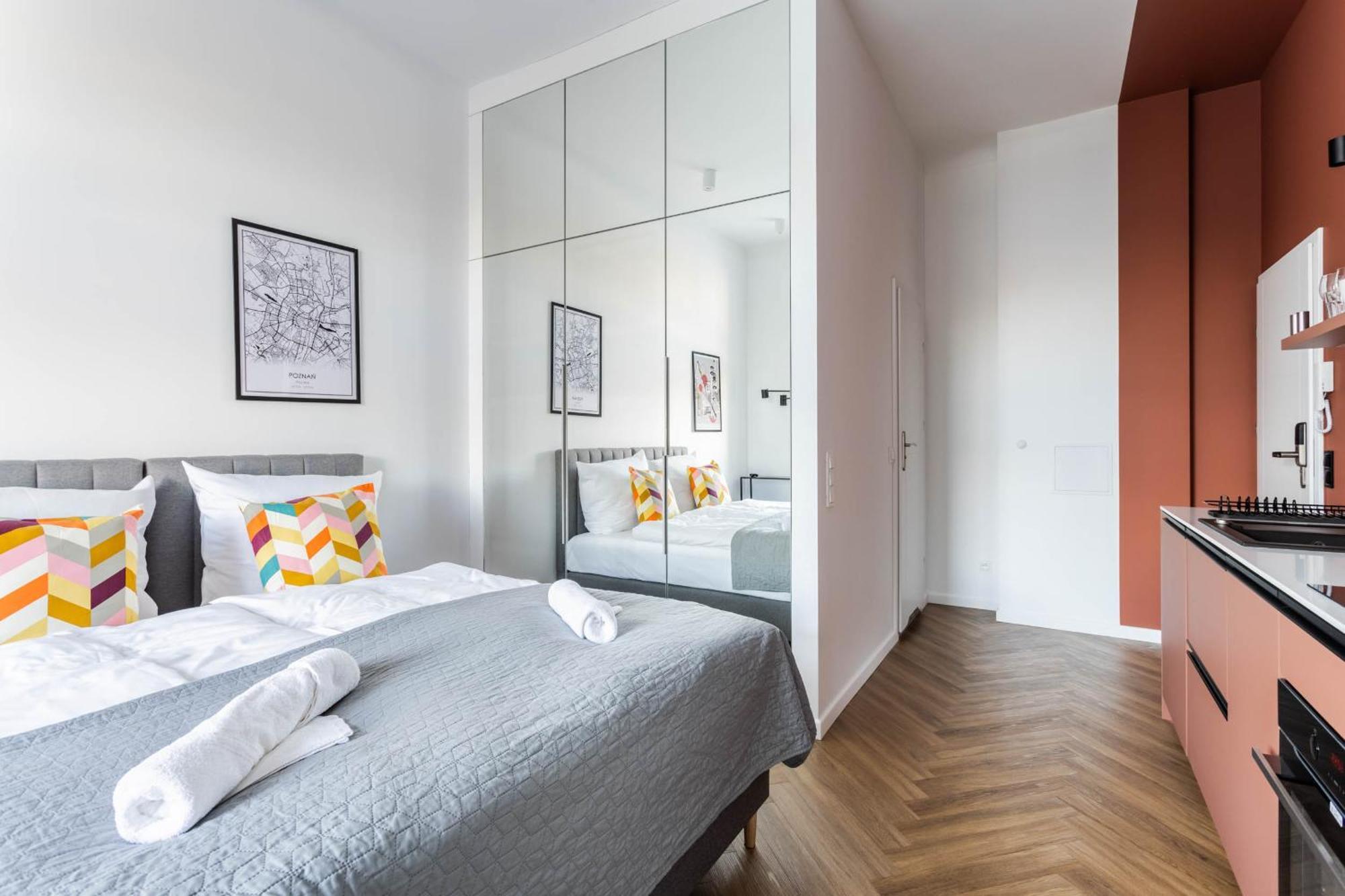 Nowoczesne I Stylowe Studia Very Berry W Poznaniu By Noclegi Renters Exteriör bild