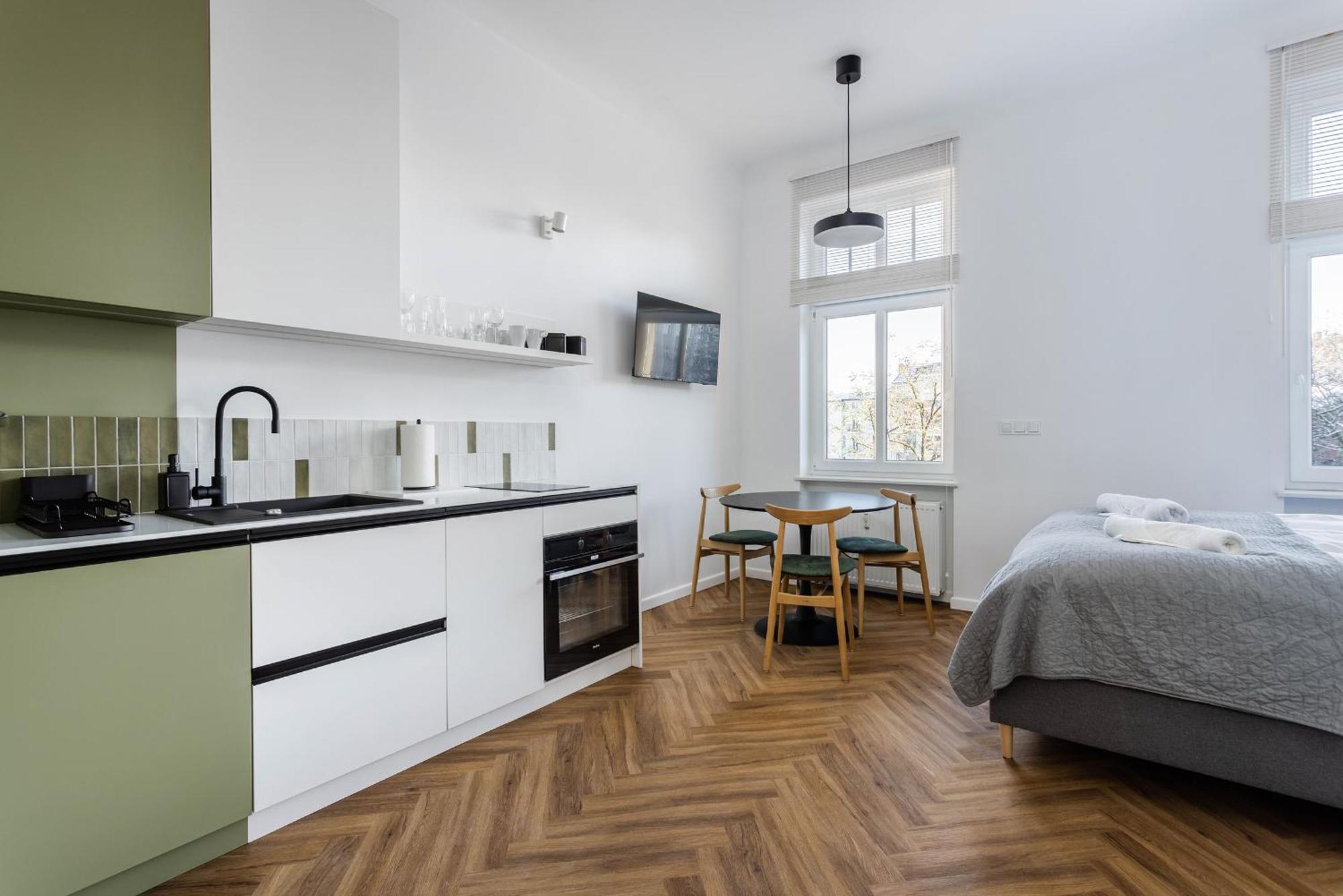 Nowoczesne I Stylowe Studia Very Berry W Poznaniu By Noclegi Renters Exteriör bild