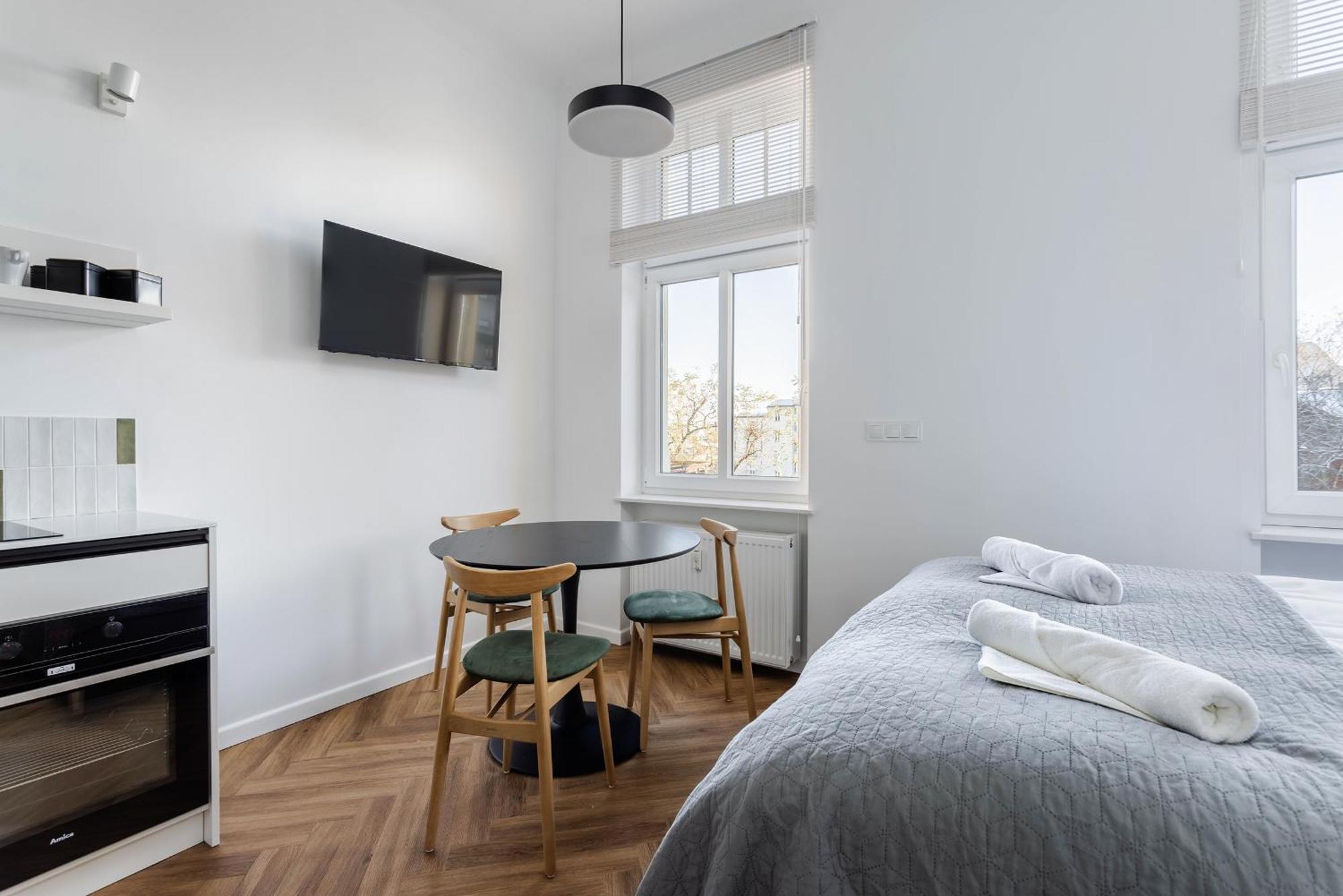 Nowoczesne I Stylowe Studia Very Berry W Poznaniu By Noclegi Renters Exteriör bild